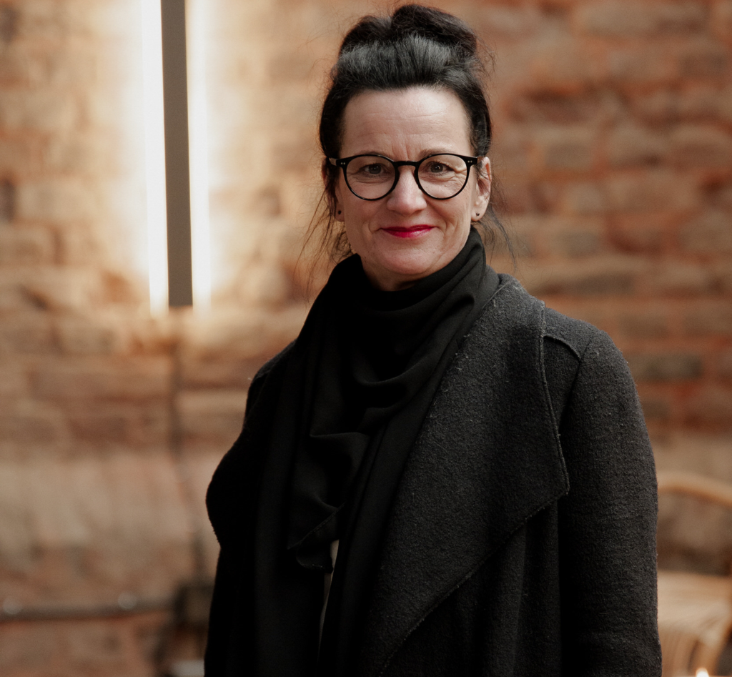 Stefanie Förster-Strube​ Beratung und Trauerbegleitung "In meiner Arbeit als Trauerbegleiterin ist es mir wichtig, einen sicheren Raum für Trauernde zu schaffen. Ich unterstütze Sie dabei, Ihre Trauer zuzulassen und neue Wege zu finden."